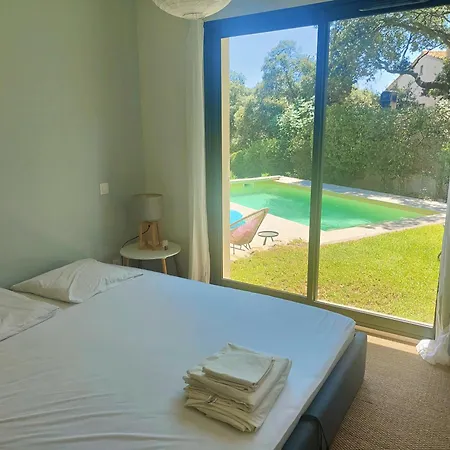 8 Pers Piscine Et Clim A 15 Min De La *